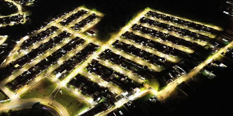 Coari recebe mais de 4.500 novos pontos de iluminação com o programa Ilumina+ Amazonas