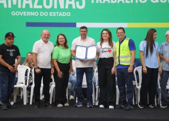 Governador Wilson Lima firma convênio para urbanização da Lagoa Azul, em Parintins