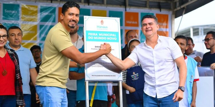 David Almeida entrega nova feira do Mundo Novo e anuncia implantação do cinturão produtivo do café em Manaus Por Prefeitura de Manaus