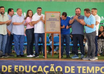 Governador Wilson Lima entrega pista de pouso reformada em Pauini