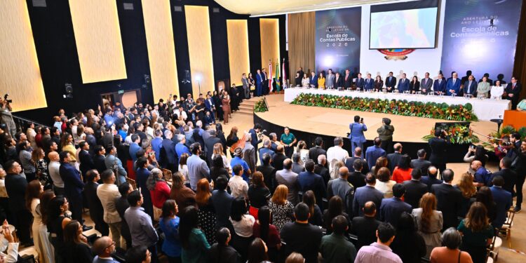 Escola de Contas do TCE-AM inicia ano letivo de 2026 com nova fase e projeto de Escola Superior