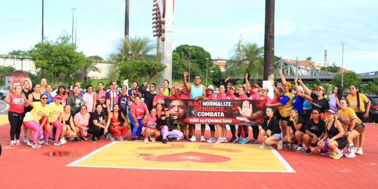 Esporte na Periferia reúne mais de 200 pessoas em ato contra o feminicídio em Manaus
