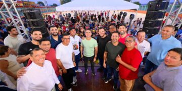 David Almeida entrega no bairro Colônia Antônio Aleixo 36° complexo esportivo e amplia estrutura de esporte e lazer na zona Leste