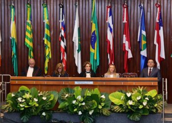 Presidente do TCE-AM prestigia posse da nova mesa diretora do TRF-1