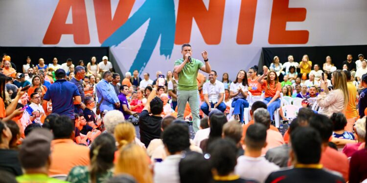 David Almeida reúne mil lideranças, reforça base e acelera expansão política no Amazonas