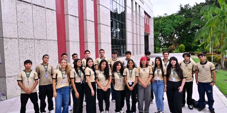 Programa Jovem Aprendiz do TCE-AM transforma vidas e amplia inclusão de jovens