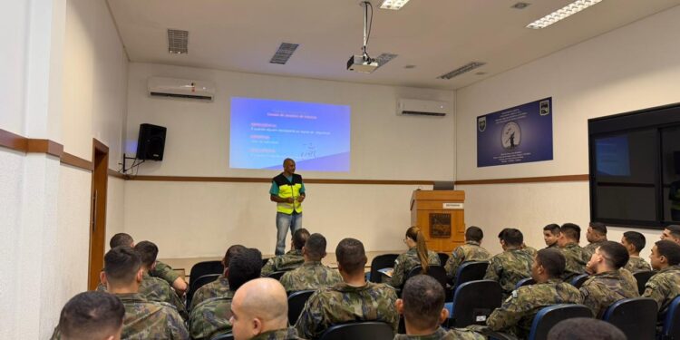 Prefeitura de Manaus leva educação no trânsito à Base Aérea e reforça orientação aos militares