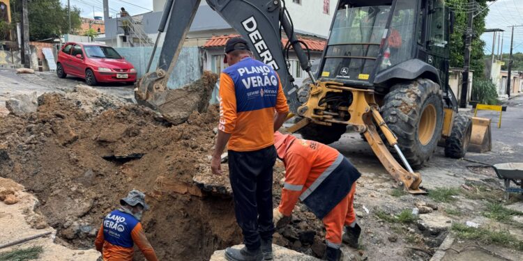 Prefeitura de Manaus reforça drenagem no bairro Coroado após chuvas e garante mais segurança à população