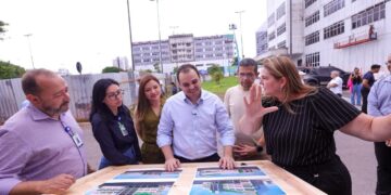 Na reta final das obras, governador interino Roberto Cidade vistoria Policlínica e Hospital-Dia do Complexo Hospitalar Sul