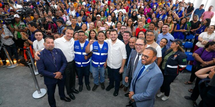Prefeito Renato Junior sanciona lei histórica e garante indenização a mais de 1,8 mil agentes de saúde em Manaus